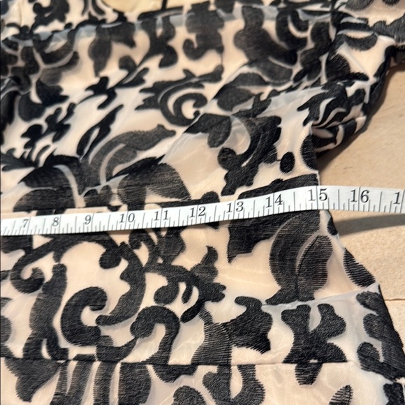 Tahari Arthur S. Levine Black and Cream Mini Cocktail Dress 8 - Picture 13 of 15